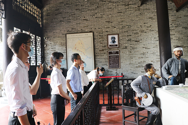 1626139417575515.jpg 感受革命先烈指點(diǎn)江山之勢.JPG