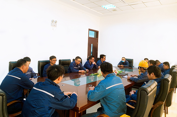 1637046428389625.jpg 在會(huì)議室召開演練溝通協(xié)調(diào)會(huì).jpg